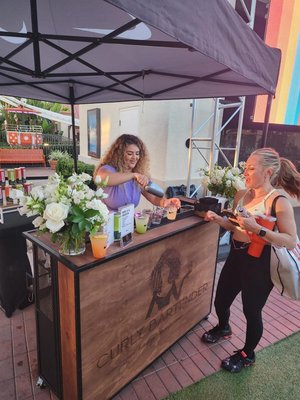 Brand Activation: Nike Well Collective - When Nike challenges you to whip up a mocktail that's healthy, refreshing, and the ultimate post-cycle pick-me-up, you don’t say no!
I think we ticked all the boxes with these two babies!
Introducing our first creation, "The Nike Well" – a vibrant blend of carrot, ginger, lemon, lemon grass, and a splash of gut-loving kombucha!
A wellness powerhouse if you will, quenching your thirst and uplifting your spirit all at once. Take a sip and let the good vibes flow. ✨
Next up is "Nike is a Woman" – a tantalizing fusion of crisp green apple, cool cucumber, refreshing celery, zesty lime, and a touch of the radiant @drinkmarquis Citrus Yuzu!
This drink is a tribute to the trailblazers, the dreamers, and the fearless souls who have shattered glass ceilings and rewritten the rules.
We're beyond thrilled to have had the opportunity to celebrate the grand opening of Nike Well Collective's newest store, a space that embraces inclusivity and provides unwavering support for men, women, and everyone in between to feel good in their bodies and connect with what matters most - a life well lived.
📍 Location: Irvine Spectrum
📆 Event: Nike Influencer x CycleBar Event
🥤 Mocktails: The Nike Well & Nike is a Woman Brand Activation: Nike Well Collective - When Nike challenges you to whip up a mocktail that's healthy, refreshing, and the ultimate post-cycle pick-me-up, you don’t say no!
I think we ticked all the boxes with these two babies!
Introducing our first creation, "The Nike Well" – a vibrant blend of carrot, ginger, lemon, lemon grass, and a splash of gut-loving kombucha!
A wellness powerhouse if you will, quenching your thirst and uplifting your spirit all at once. Take a sip and let the good vibes flow. ✨
Next up is "Nike is a Woman" – a tantalizing fusion of crisp green apple, cool cucumber, refreshing celery, zesty lime, and a touch of the radiant @drinkmarquis Citrus Yuzu!
This drink is a tribute to the trailblazers, the dreamers, and the fearless souls who have shattered glass ceilings and rewritten the rules.
We're beyond thrilled to have had the opportunity to celebrate the grand opening of Nike Well Collective's newest store, a space that embraces inclusivity and provides unwavering support for men, women, and everyone in between to feel good in their bodies and connect with what matters most - a life well lived.
📍 Location: Irvine Spectrum
📆 Event: Nike Influencer x CycleBar Event
🥤 Mocktails: The Nike Well & Nike is a Woman