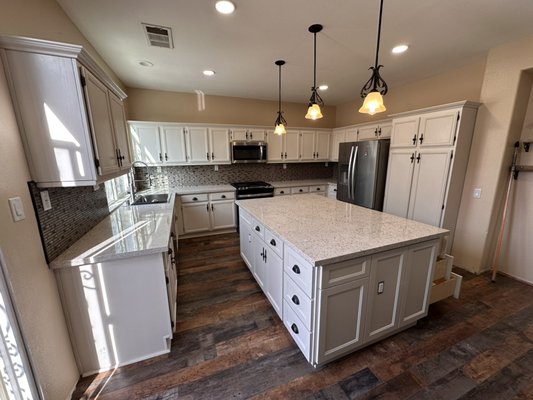 Kitchen Remodeling - We offer full service home remodeling, specialings in Kitchen Remodeling & Bathroom Remodeling Kitchen Remodeling - We offer full service home remodeling, specialings in Kitchen Remodeling & Bathroom Remodeling