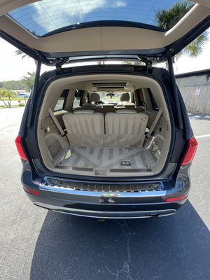 Mercedes’ GL450 Full detail/polish/sealant - This Mercedes’ GL 450 received a full interior cleaning with shampooed floor mats and floors, complete wash and clay bar with a polish and sealant. Mercedes’ GL450 Full detail/polish/sealant - This Mercedes’ GL 450 received a full interior cleaning with shampooed floor mats and floors, complete wash and clay bar with a polish and sealant.