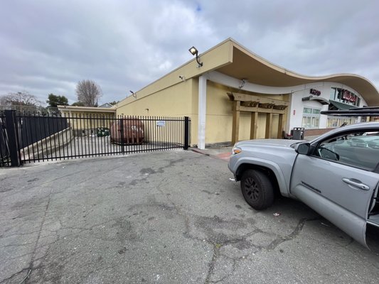 Security gate for Walgreens - Old gate was totally broken
Walgreens again asked for our service
We crafted a new gate and installed Security gate for Walgreens - Old gate was totally broken
Walgreens again asked for our service
We crafted a new gate and installed