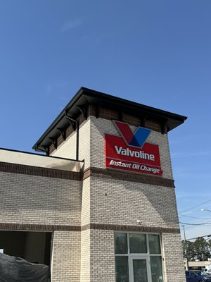 Seamless 6” - 1/2 Round and K-style Gutters - We install both 6 inch seamless K style and 6 inch seamless half round gutters for residential and commercial applications. Leaf protection and regularly scheduled clean outs where applicable. Call us today to set up a free quote. Seamless 6” - 1/2 Round and K-style Gutters - We install both 6 inch seamless K style and 6 inch seamless half round gutters for residential and commercial applications. Leaf protection and regularly scheduled clean outs where applicable. Call us today to set up a free quote.