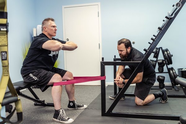 1-on-1 treatment sessions - A Doctor of Physical Therapy will work with you for each 45-60 min session. This allows for more tailored exercises, more specific care for you overall better and faster results.