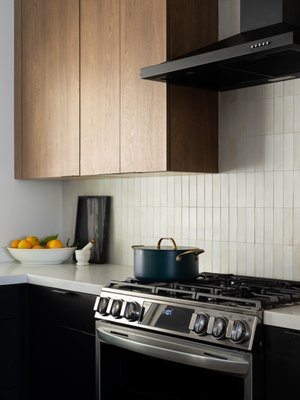 CA project - When designing a kitchen, knowing how you want to use a space is a crucial step in the process. A kitchen can be absolutely stunning to look at but functionally, not meet the needs of our clients lifestyle. If you drink, do you have a spot for your bar tools? If you have all open shelves, where will you store your small appliances that you want tucked into cabinets? Is your silverware near your dishwasher for easy unloading? These are the questions we address and the functional edits we make in our “Organizational Layout” phase. 👌