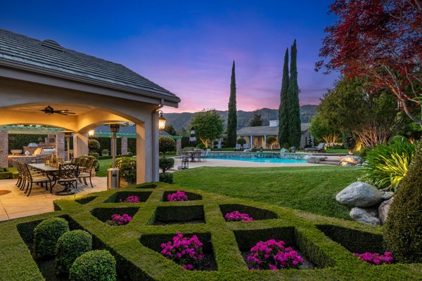 Unparalleled Elegance in Glendora - JUST LISTED // GLENDORA
1221 E Sierra Madre Avenue // $2,950,000
4 Beds, 5 Baths | 4,911 s/f, 38,475 s/f lot
Discover unparalleled elegance in this custom-built, single-story residence, uniquely nestled behind its own gated driveway in a setting of meticulously maintained landscapes.
(Click Link in Profile)
https://tinyurl.com/1221SMAve
Are you looking to get your home sold too?
Let us help you next.
Your Home’s Value Instantly: HomeValueByNick.com
RE/MAX Masters Dre 01398872 Office Dre 01064901
#soldbynick #realtor #realestate #HomesForSale #Glendora #GlendoraRealEstate #GlendoraHomeForSale #LuxuryRealEstate Unparalleled Elegance in Glendora - JUST LISTED // GLENDORA
1221 E Sierra Madre Avenue // $2,950,000
4 Beds, 5 Baths | 4,911 s/f, 38,475 s/f lot
Discover unparalleled elegance in this custom-built, single-story residence, uniquely nestled behind its own gated driveway in a setting of meticulously maintained landscapes.
(Click Link in Profile)
https://tinyurl.com/1221SMAve
Are you looking to get your home sold too?
Let us help you next.
Your Home’s Value Instantly: HomeValueByNick.com
RE/MAX Masters Dre 01398872 Office Dre 01064901
#soldbynick #realtor #realestate #HomesForSale #Glendora #GlendoraRealEstate #GlendoraHomeForSale #LuxuryRealEstate