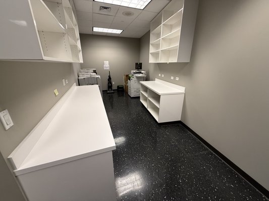 Commercial Office Cleaning - Professional office cleaning services for businesses across Oʻahu. Pau Hana Cleaners helps keep offices, workspaces, common areas, break rooms, and restrooms clean, sanitary, and ready for employees and customers. One-time and recurring cleaning options are available, with service tailored to your facility and schedule. Commercial Office Cleaning - Professional office cleaning services for businesses across Oʻahu. Pau Hana Cleaners helps keep offices, workspaces, common areas, break rooms, and restrooms clean, sanitary, and ready for employees and customers. One-time and recurring cleaning options are available, with service tailored to your facility and schedule.