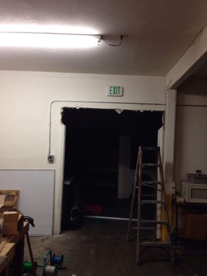 240v outlets redo electrical run - This project was for business owner he hired a electrician to run 2 240v outlets for his machines to when we got back the electrician ran extension cords across the building making it look ugly and unprofessional he then called me out I ran a 50ft run 3/4" EMT to make it look clean and professional.