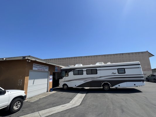 Motorhome - We are the best in town to smog your motorhome! Motorhome - We are the best in town to smog your motorhome!