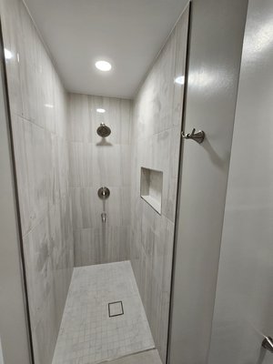 Bathroom Remodelings - Looking for a bathroom upgrade? Check out our latest bathroom remodeling projects showcasing elegant designs, high-quality materials, and expert craftsmanship. Whether you prefer a modern, classic, or luxurious spa-like retreat, we bring your vision to life with:
✔️ Custom Vanities & Storage Solutions
✔️ Premium Countertops & Sinks
✔️ Stylish Tile Work & Flooring
✔️ High-End Fixtures & Finishes
✔️ Seamless Shower & Bathtub Installations
From small updates to full-scale renovations, we ensure top-notch quality, functionality, and aesthetic appeal in every project. Browse our photos and get inspired! Contact us today for a consultation. Bathroom Remodelings - Looking for a bathroom upgrade? Check out our latest bathroom remodeling projects showcasing elegant designs, high-quality materials, and expert craftsmanship. Whether you prefer a modern, classic, or luxurious spa-like retreat, we bring your vision to life with:
✔️ Custom Vanities & Storage Solutions
✔️ Premium Countertops & Sinks
✔️ Stylish Tile Work & Flooring
✔️ High-End Fixtures & Finishes
✔️ Seamless Shower & Bathtub Installations
From small updates to full-scale renovations, we ensure top-notch quality, functionality, and aesthetic appeal in every project. Browse our photos and get inspired! Contact us today for a consultation.