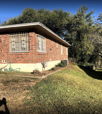 Lawn Care - Servicing Fort Worth, Azle, Decatur, Denton, Weatherford, and the surrounding areas. Our team offers a variety of services including: landscaping, lawn maintenance, sprinkler repair, tree trimming, clean out, and more. We guarantee that we'll give our very best and provide a 100% customer satisfaction guarantee. To schedule a free estimate, please call or text (940) 799-7306. Lawn Care - Servicing Fort Worth, Azle, Decatur, Denton, Weatherford, and the surrounding areas. Our team offers a variety of services including: landscaping, lawn maintenance, sprinkler repair, tree trimming, clean out, and more. We guarantee that we'll give our very best and provide a 100% customer satisfaction guarantee. To schedule a free estimate, please call or text (940) 799-7306.