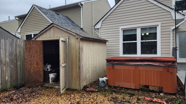 Shed and Hot Tub Demolition - A Shed and Hot Tub Demo and Hauled away.
All had to be cut up in order to fit their exit gate. Shed and Hot Tub Demolition - A Shed and Hot Tub Demo and Hauled away.
All had to be cut up in order to fit their exit gate.