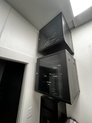 Commercial restaurant - Custom Network install witch included sound system/door lock and security cameras Commercial restaurant - Custom Network install witch included sound system/door lock and security cameras