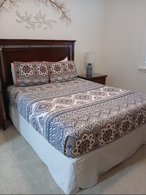 Vacation Rental Cleaning Bedspread - Bed Folding Vacation Rental Cleaning Vacation Rental Cleaning Bedspread - Bed Folding Vacation Rental Cleaning