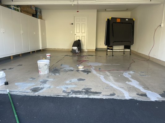 Epoxy Garage Floor - Garage epoxy paint. Who said garage floors can’t look nice and polish: call us,