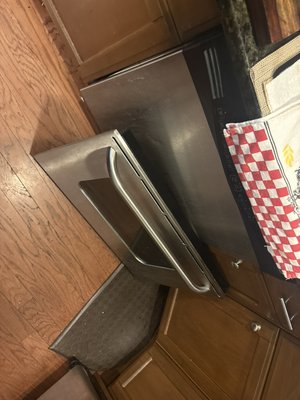 Replacing oven igniter - Client oven wasn’t working due to a messed up kitchen igniter Replacing oven igniter - Client oven wasn’t working due to a messed up kitchen igniter