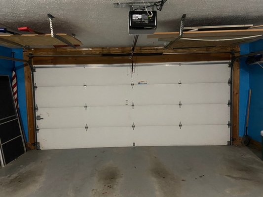 Installing a garage door opener - Replacing an old garage door opener, after 22 years with a new one Installing a garage door opener - Replacing an old garage door opener, after 22 years with a new one