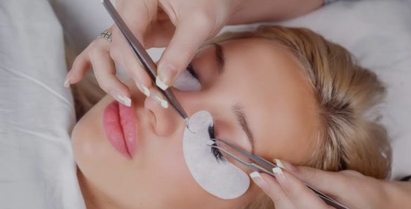 Eye Lash extensions - We have the best eye lash technicians in the business. They will help you achieve an amazing look with your eye lash extensions. Eye Lash extensions - We have the best eye lash technicians in the business. They will help you achieve an amazing look with your eye lash extensions.