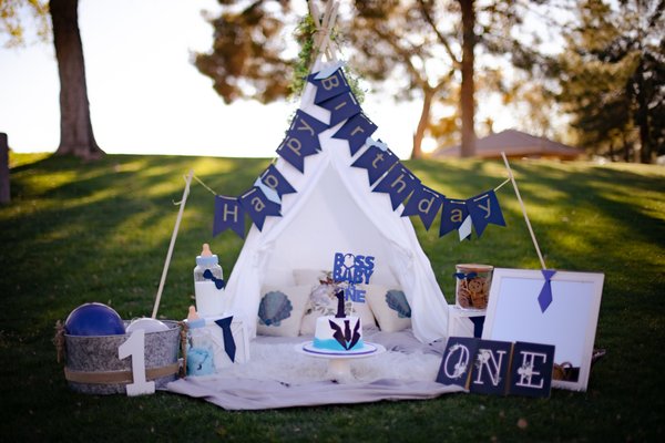 Cake Smash - This is one of the cool cake smash photoshoots of 2022 for a boy baby. Cake Smash - This is one of the cool cake smash photoshoots of 2022 for a boy baby.