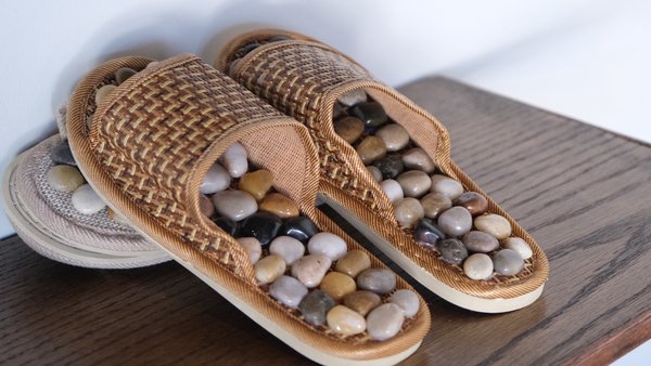 Wellness Treatment - This project showcases our in-store reflexology and wellness experience.
Guests begin with a warm foot soak prepared in a clean, calming environment, followed by traditional reflexology and gentle acupressure techniques. We use thoughtfully selected tools and techniques to create a relaxing, comfortable session focused on overall wellness and stress relief.
Our goal is to provide a peaceful, professional experience where clients can unwind and feel cared for from start to finish.