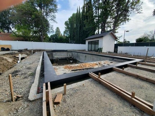 Balboa project - this project its a very beautiful high end Zero edge pool with zero edge spa and formed aggregated finish top at #3 concrete decking