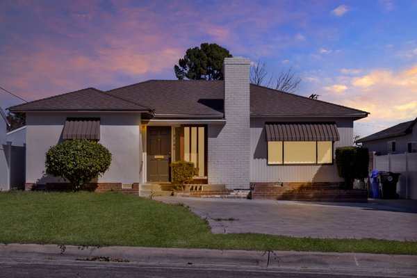 San Gabriel home - This San Gabriel home was shot with simulated twilight effects. Hand stitched HD photos and 4K aerials. I also provided 360 imagery and a virtual tour with floor plan. San Gabriel home - This San Gabriel home was shot with simulated twilight effects. Hand stitched HD photos and 4K aerials. I also provided 360 imagery and a virtual tour with floor plan.