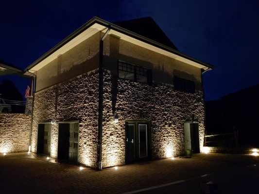 Outdoor Low Voltage Lighting - These are samples from various projects showing a wide variety of outdoor lighting techniques and Outdoor Ambiance's attention to quality and detail. Outdoor Low Voltage Lighting - These are samples from various projects showing a wide variety of outdoor lighting techniques and Outdoor Ambiance's attention to quality and detail.