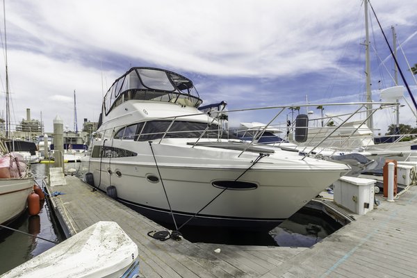 Carver 42 Super Sport - This Carver 42 Super Sport is offered for sale in Redondo Beach at $179,000