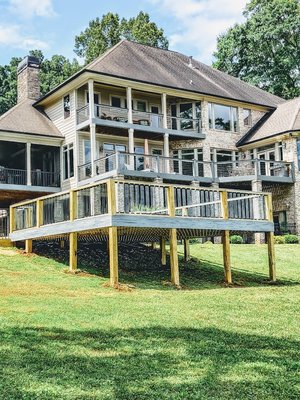 Deck Projects - I specialize in new deck construction/remodel. We also specialize in screen room construction. Whether starting from scratch or revamping your home we can help your vision come to life with our experienced touch.