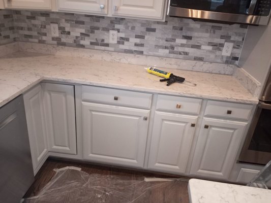 New kitchen cabinets paint and new backsplash. - The owner was not happy with the natural wood cabinets and the best way to bring old cabinets to life is with a fresh count of paint, also budget friendly.
The project was perfect! Adding the new back splash made the kitchen look luxurious and modern.
The owner was extremely happy! New kitchen cabinets paint and new backsplash. - The owner was not happy with the natural wood cabinets and the best way to bring old cabinets to life is with a fresh count of paint, also budget friendly.
The project was perfect! Adding the new back splash made the kitchen look luxurious and modern.
The owner was extremely happy!