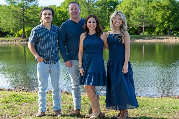 Family Portraits - Family portraits at Frisco Commons Park. Great location and natural lighting.