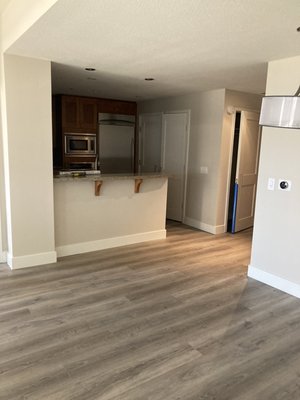 Apartamento - Remodel floors baseboards and wall painting Apartamento - Remodel floors baseboards and wall painting