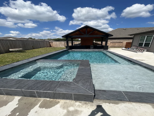 Tile and Coping - Magnolia Pool Renovations offer pool renovations, pool remodeling, calcium deposits removal, and
pool plaster