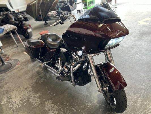 2019 Harley Davidson Road Glide Full Sound System - This Harley Davidson Road Glide got a full sound system including a Pioneer Apple CarPlay Stereo, Front and Rear Precision Power Speakers with a custom made Kicker L7 subwoofer with two Rockford Fosgate amplifiers hidden in the fairing. 2019 Harley Davidson Road Glide Full Sound System - This Harley Davidson Road Glide got a full sound system including a Pioneer Apple CarPlay Stereo, Front and Rear Precision Power Speakers with a custom made Kicker L7 subwoofer with two Rockford Fosgate amplifiers hidden in the fairing.