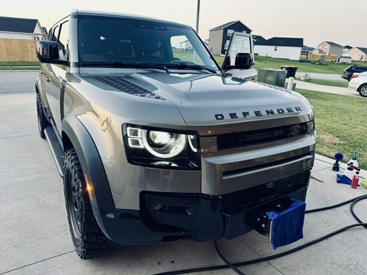 Land Rover Defender - This Land Rover Defender underwent a comprehensive detailing process. The service included thorough pet hair removal, complete disinfection, treatment of heavy stains, deep extraction, and leather restoration and conditioning to restore its pristine condition.