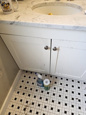 Bathroom Cleaning - Before and after of a Bathroom Bathroom Cleaning - Before and after of a Bathroom