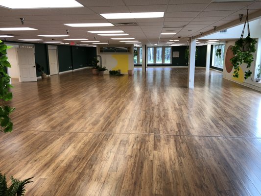 Hardwood Flooring - At Executive Management Group LLC, we are committed to elevating the beauty and value of both residential and commercial properties through the installation of premium hardwood flooring. Our skilled team of flooring experts draws upon years of experience to guide clients through every step of the process, from selecting the perfect wood species and finish to ensuring a flawless final result. Whether you envision classic oak planks, rich walnut tones, or the sophisticated look of maple, we have the product knowledge and meticulous installation techniques to bring your hardwood flooring vision to life. We understand that hardwood is a significant investment, which is why we approach each project with the utmost care and attention to detail. From preparing the subfloor to seamlessly blending new floors with existing ones, our crew works efficiently to minimize disruption and deliver flooring that surpasses your expectations. Customer satisfaction is our top priority, so you can trust that your hardwood installation will be completed to the highest standard. Elevate the elegance of your space - contact Executive Management Group LLC today to discuss your hardwood flooring needs. Hardwood Flooring - At Executive Management Group LLC, we are committed to elevating the beauty and value of both residential and commercial properties through the installation of premium hardwood flooring. Our skilled team of flooring experts draws upon years of experience to guide clients through every step of the process, from selecting the perfect wood species and finish to ensuring a flawless final result. Whether you envision classic oak planks, rich walnut tones, or the sophisticated look of maple, we have the product knowledge and meticulous installation techniques to bring your hardwood flooring vision to life. We understand that hardwood is a significant investment, which is why we approach each project with the utmost care and attention to detail. From preparing the subfloor to seamlessly blending new floors with existing ones, our crew works efficiently to minimize disruption and deliver flooring that surpasses your expectations. Customer satisfaction is our top priority, so you can trust that your hardwood installation will be completed to the highest standard. Elevate the elegance of your space - contact Executive Management Group LLC today to discuss your hardwood flooring needs.