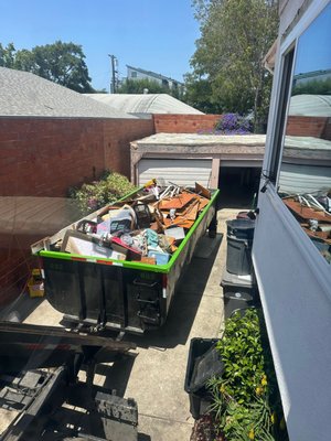 📍 Recent Job – 15-Yard Dumpster Rental in Berkeley - Our client rented a 15-yard dumpster, perfect for garage cleanouts and household junk removal. This size is ideal for medium-scale projects like clearing out storage spaces before a move or renovation.
🗓️ Rental period: 5 days
⚖️ Weight limit included: 2 tons
Need a similar cleanup? Contact us today — we’ll help you choose the right dumpster for your project! 🚛🧹 📍 Recent Job – 15-Yard Dumpster Rental in Berkeley - Our client rented a 15-yard dumpster, perfect for garage cleanouts and household junk removal. This size is ideal for medium-scale projects like clearing out storage spaces before a move or renovation.
🗓️ Rental period: 5 days
⚖️ Weight limit included: 2 tons
Need a similar cleanup? Contact us today — we’ll help you choose the right dumpster for your project! 🚛🧹