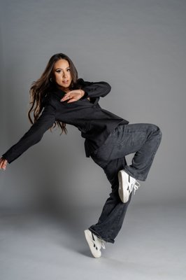 Dancer's photo shoot - I believe that stunning dance photography is the perfect way to show your dance skills and book specialty commercial jobs. Dancer's photo shoot - I believe that stunning dance photography is the perfect way to show your dance skills and book specialty commercial jobs.