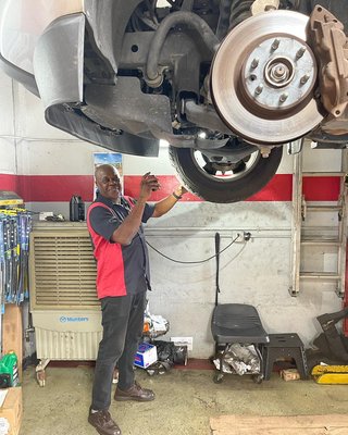 Brakes service - Brakes & Rotors changed to perfection! Our techs make sure you are safe on road.
#carserviceexperts #brakeservice #rotors #carsafety #carsafetytips #rqautomotive #explorepage #carlover Brakes service - Brakes & Rotors changed to perfection! Our techs make sure you are safe on road.
#carserviceexperts #brakeservice #rotors #carsafety #carsafetytips #rqautomotive #explorepage #carlover