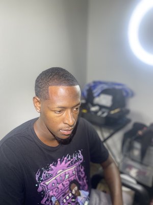 Lo’s Cuts - I leverage my extensive knowledge of barbering to ensure that I create the exact image you desire.