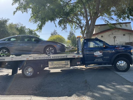 Transmission problem? Don’t worry we will tow it. - Lost keys ? Mechanical problems? Accident?
No problem call us we will tow it. Transmission problem? Don’t worry we will tow it. - Lost keys ? Mechanical problems? Accident?
No problem call us we will tow it.