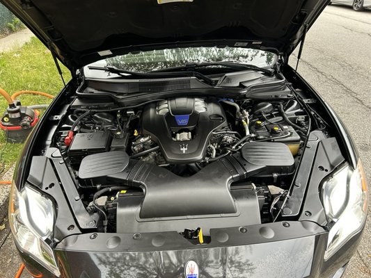 ENGINE BAY DETAIL - (Mobile)Before and after detailing jobs. They’re completed within a reasonable time frame. Guaranteed 100% satisfaction!