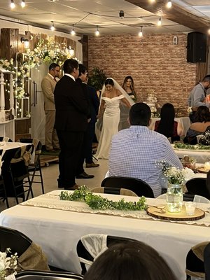 Romantic Intimate Wedding - This venue is the perfect setting for an intimate Romantic Wedding capacity is 200 people Romantic Intimate Wedding - This venue is the perfect setting for an intimate Romantic Wedding capacity is 200 people