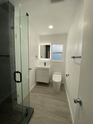 Bathroom Remodels - Full bathroom remodels. We specialize in a full range of remodels from handicap accessible bathrooms to modern oasis. Nothing is too big or too little for Vixco Bath Remodels.