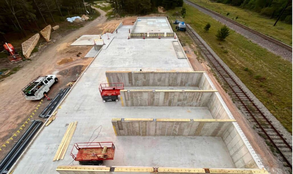 Commercial Concrete Services - Our team has extensive experience working with businesses in the local area, and we understand the unique needs of commercial construction projects in this region. If you’re in need of commercial concrete services in Freeport, Illinois, don’t hesitate to contact Midwest Roofing & Concrete today. Our team is ready to assist with all of your concrete needs, from foundations and wall framing to high-strength platforms and custom work. Contact us today to schedule a consultation and learn more about how we can help with your commercial construction project.
Our commercial concrete services cover
Concrete Pouring
Concrete Resurfacing
Concrete Repair
Foundations
Wall Framing
Grain Bins Commercial Concrete Services - Our team has extensive experience working with businesses in the local area, and we understand the unique needs of commercial construction projects in this region. If you’re in need of commercial concrete services in Freeport, Illinois, don’t hesitate to contact Midwest Roofing & Concrete today. Our team is ready to assist with all of your concrete needs, from foundations and wall framing to high-strength platforms and custom work. Contact us today to schedule a consultation and learn more about how we can help with your commercial construction project.
Our commercial concrete services cover
Concrete Pouring
Concrete Resurfacing
Concrete Repair
Foundations
Wall Framing
Grain Bins