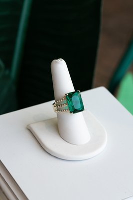 vintage costume jewelry - we carry an amazing selection of vintage costume jewelry, from earrings (post-back and clip-on) to rings to necklace and bracelets.