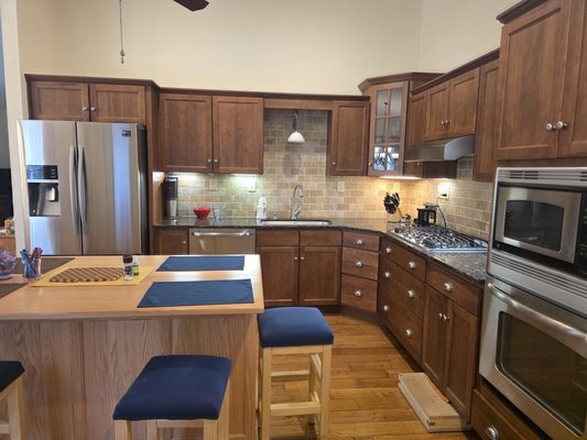 Deep clean now repeat customer - deep clean and customer is now my regular so happy when people are satisfied with the hard work that I do