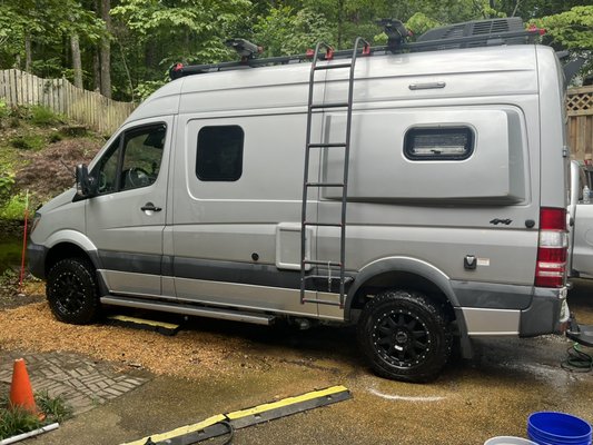 Mercedes Sprinter Porsche 911 - Full Detail on Porsche 911 Mercedes Sprinter. Contact me for more info today