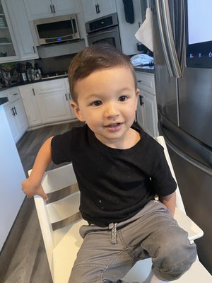 Kids Haircuts - Happy kids getting their hair cut in the comfort of their own home! Don’t worry about getting the kids in the car, fighting traffic and the distractions at the salon and let us come to you. Kids Haircuts - Happy kids getting their hair cut in the comfort of their own home! Don’t worry about getting the kids in the car, fighting traffic and the distractions at the salon and let us come to you.