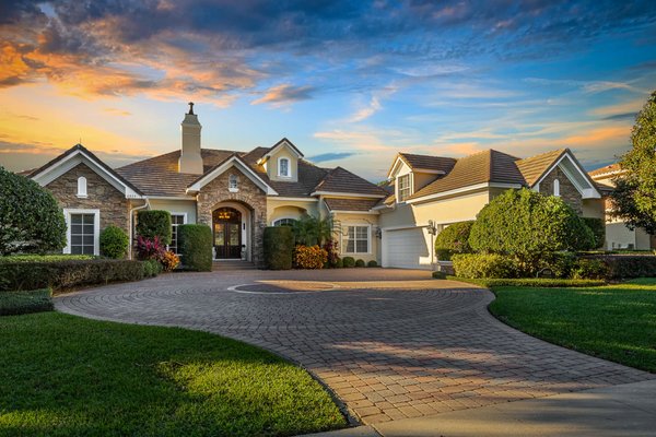 Orlando Listing Photography - Every home has a story. That's why at OVM we believe in making EVERY home look good. Our photographers pass a rigorous testing and qualifying onboarding process. Our goal is for our media to be a listing generator for agents. We specialize in Media Workflows for that give real estate professionals a competitive edge. If you're looking to land a listing or need help showcasing a property, we want to help! Orlando, Davenport, Kissimmee, Saint Cloud, and the Greater Central Florida: we're here to serve! Hablamos español: agentes de bienes raices estamos aqui para servir.