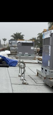 ROOFTOP PACKAGE UNIT INSTALLAION - INSTALLED 2 ROOFTOP PACKAGE UNIT FOR 2 BUSINESS IN CITY OF PARAMOUNT ROOFTOP PACKAGE UNIT INSTALLAION - INSTALLED 2 ROOFTOP PACKAGE UNIT FOR 2 BUSINESS IN CITY OF PARAMOUNT